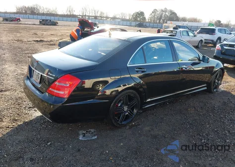 2013 Mercedes-Benz S 550 4Matic z USA, uszkodzony, nr VIN WDDNG9EB5DA493387